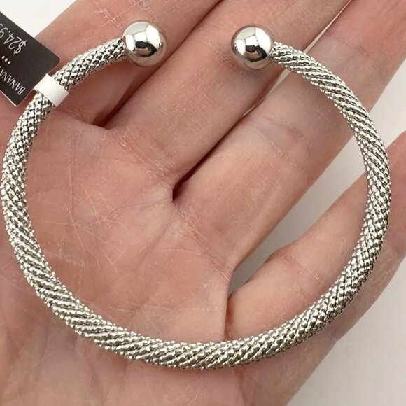 NWT BANANA REPUBLIC Silver tone Ball end Twisted Cable Cuff Bangle Bracelet NWT - Picture 1 of 4
